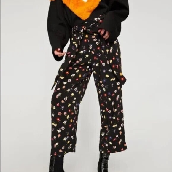 Zara Pants - Zara Floral Flowing Cropped Trousers Culottes Pants Size Medium